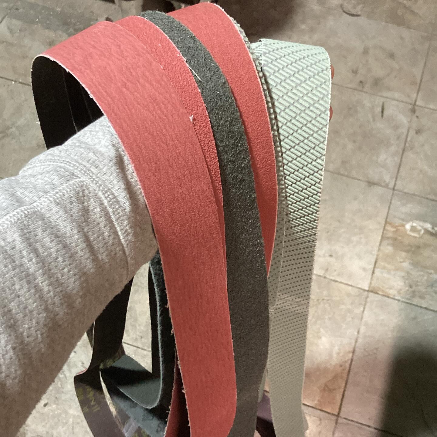 Bandes abrasives utilisées sur le backstand