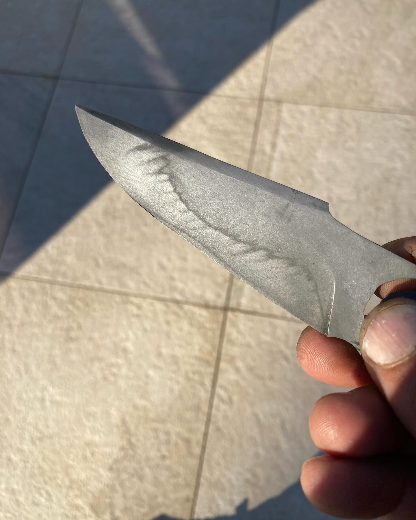 Trempe d'une lame à l'atelier Kraken Knives